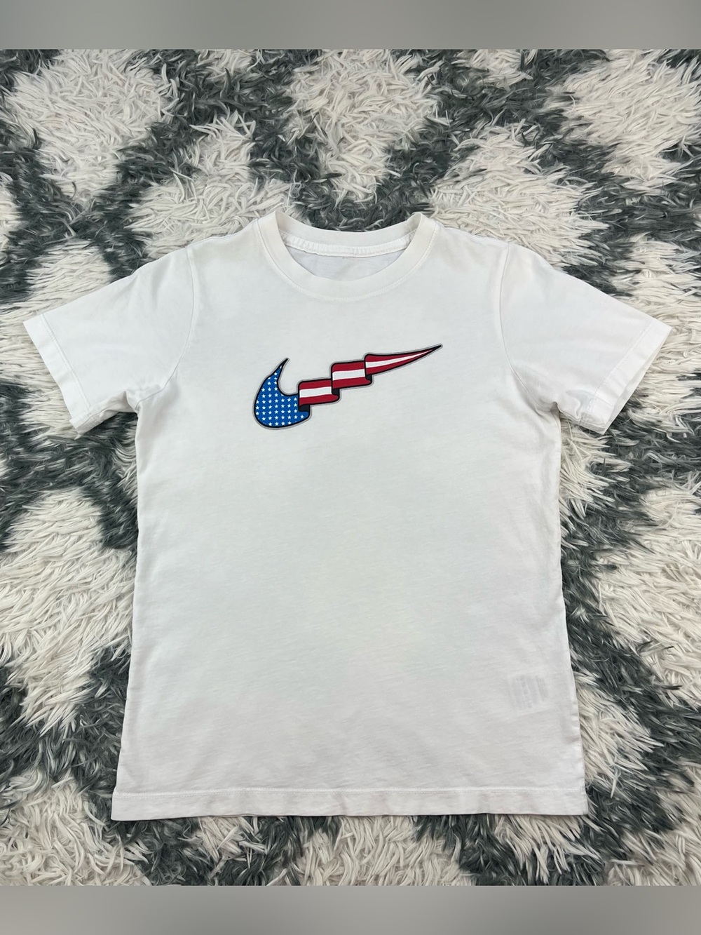 Nike Kids Boys White American Flag Swoosh Logo T-shirt Size Large